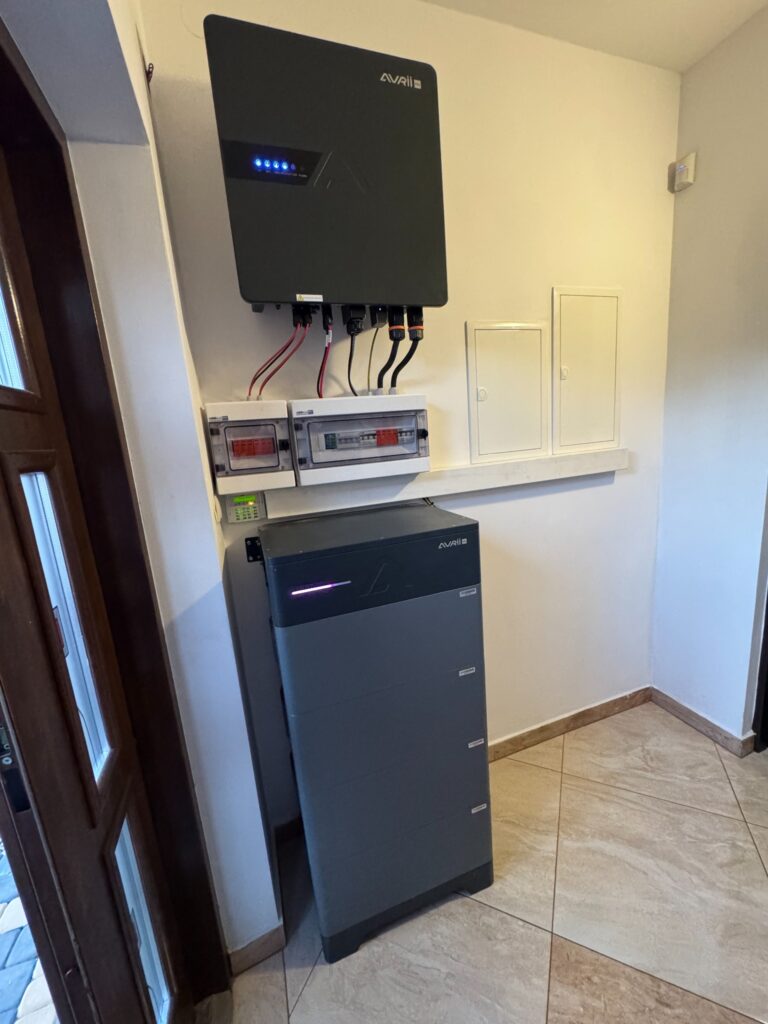 Magazyn energii i falownik hybrydowy Avrii – instalacje magazynów energii Brzesko | SOLTAR ENERGIA