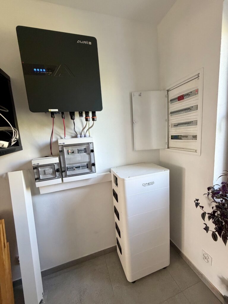 Montaż magazynu energii Dyness z falownikiem hybrydowym – SOLTAR ENERGIA Tarnów